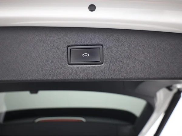 VOLKSWAGEN Tiguan eHybrid (PHEV) (2022) — foto 3 van 22