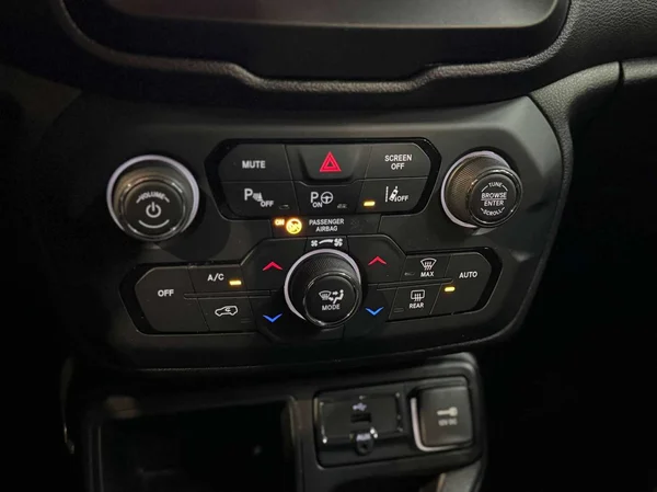 Jeep Renegade (2020) — foto 7 van 17