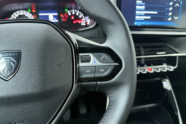 Peugeot 2008 (2025) — foto 8 van 19