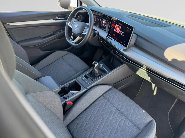 VOLKSWAGEN Golf VIII SW (2025) — foto 22 van 23