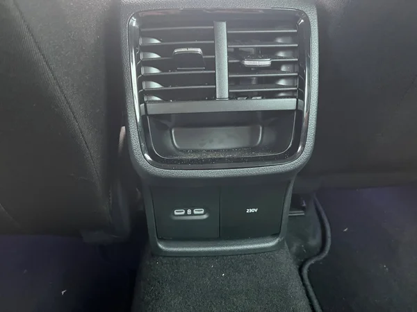SKODA Octavia Combi (2024) — foto 9 van 24