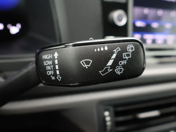 VOLKSWAGEN Polo (2023) — foto 7 van 28