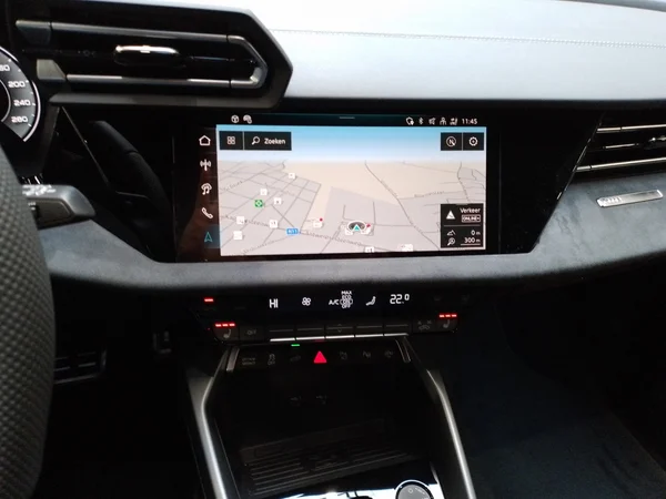 AUDI A3 Sportback PHEV (2024) — foto 3 van 15