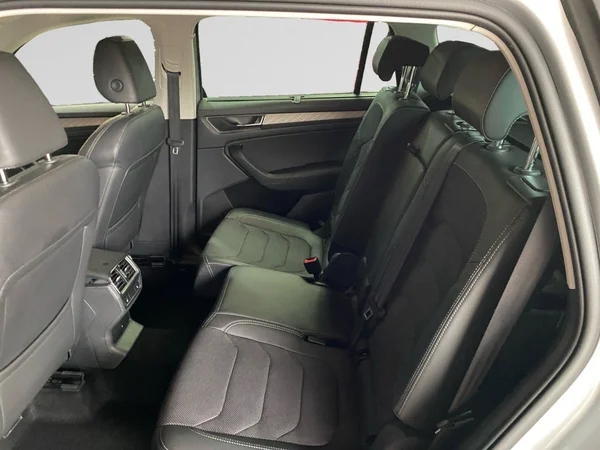 SKODA Kodiaq (2024) — foto 4 van 22
