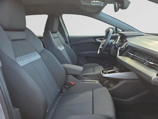 AUDI Q4 e-tron (2025) — foto 17 van 21