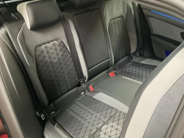 VOLKSWAGEN Golf VIII SW (2024) — foto 11 van 23