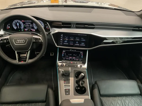 AUDI A6 Avant PHEV (2025) — foto 3 van 23