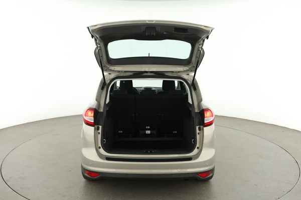 Ford C-Max (2018) — foto 7 van 16