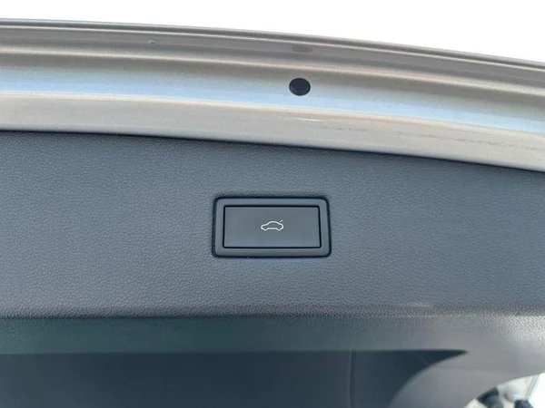 VOLKSWAGEN Tiguan (2022) — foto 13 van 34