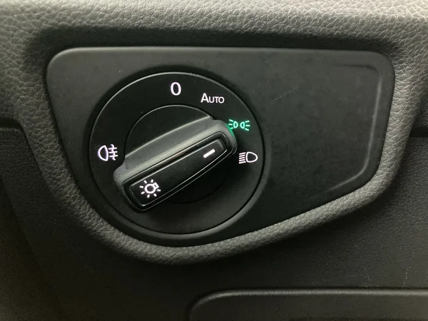 VOLKSWAGEN Touran (2020) — foto 16 van 36