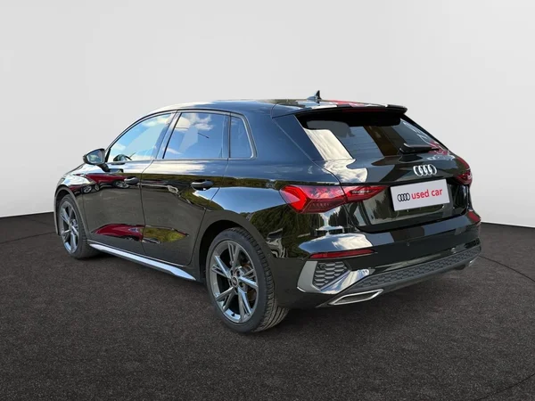 AUDI A3 Sportback (2023) — foto 9 van 15