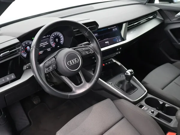 Audi A3 (2021) — foto 8 van 28