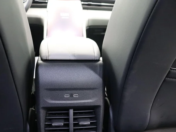 Ford Explorer (2024) — foto 14 van 25