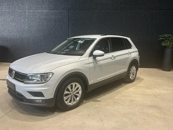 Volkswagen Tiguan (2018) — foto 14 van 19
