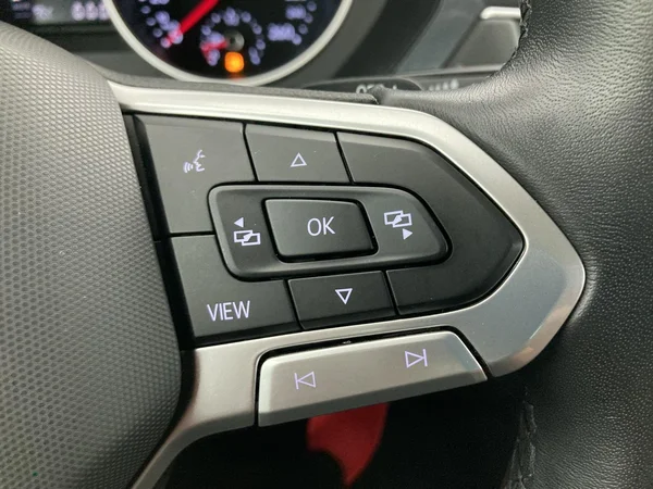 VOLKSWAGEN Tiguan (2022) — foto 11 van 36