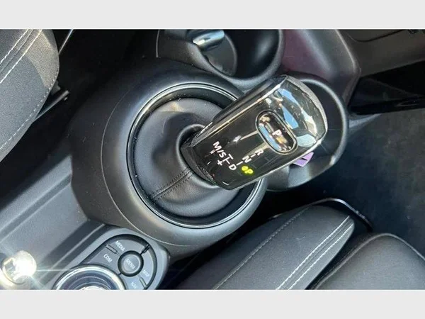 MINI Mini 5 Doors (2018) — foto 17 van 25
