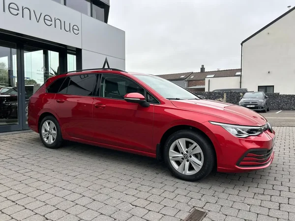 Volkswagen Golf (2020) — foto 11 van 22