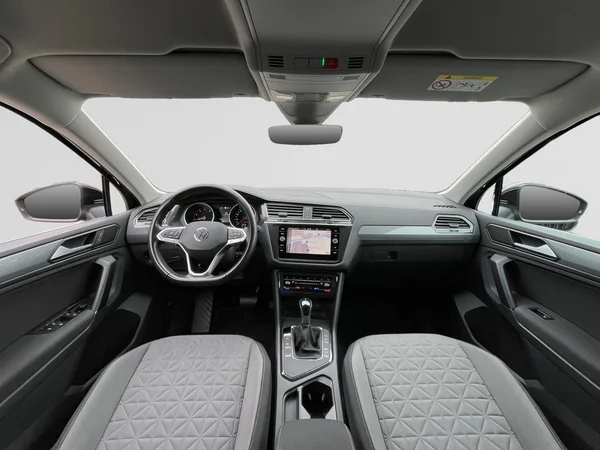 VOLKSWAGEN Tiguan (2022) — foto 16 van 22