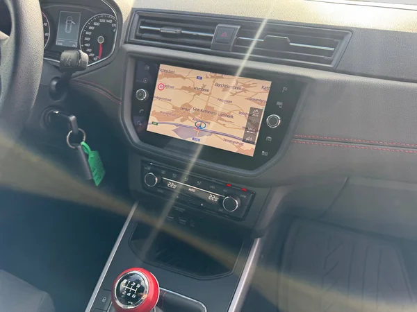 SEAT Arona (2019) — foto 11 van 24