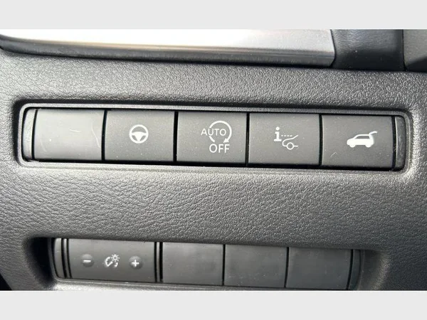 Nissan QASHQAI (2023) — foto 25 van 32