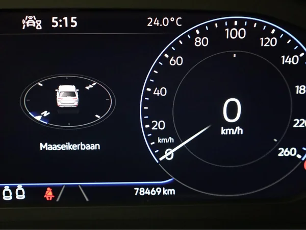 VOLKSWAGEN Touran (2023) — foto 11 van 23