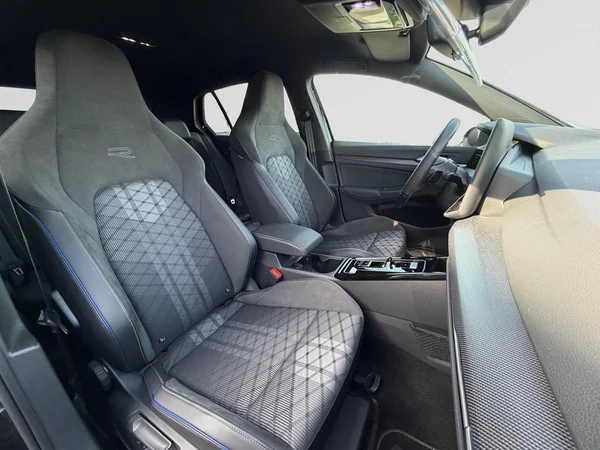 VOLKSWAGEN Golf VIII (2025) — foto 19 van 25