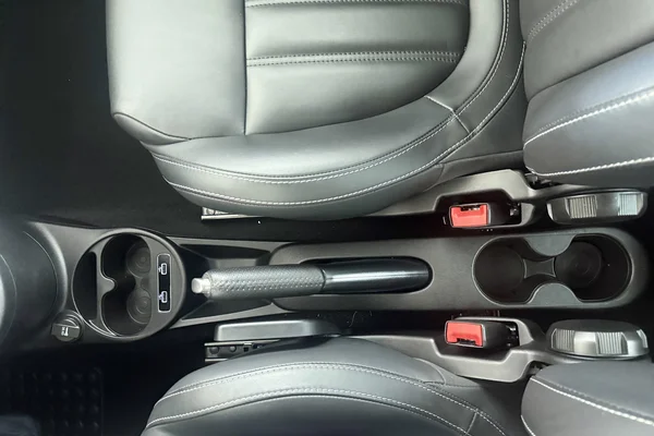 Abarth 595 (2021) — foto 10 van 27