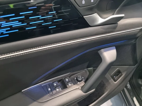 VOLKSWAGEN Tiguan (2025) — foto 5 van 15