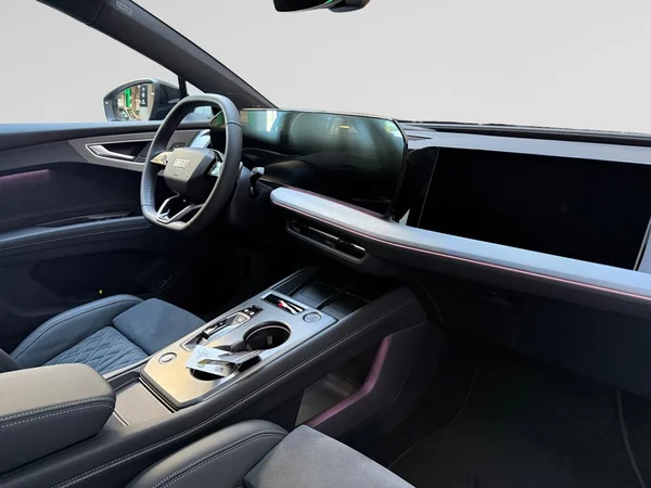 AUDI Q4 Sportback e-tron (2026) — foto 17 van 21
