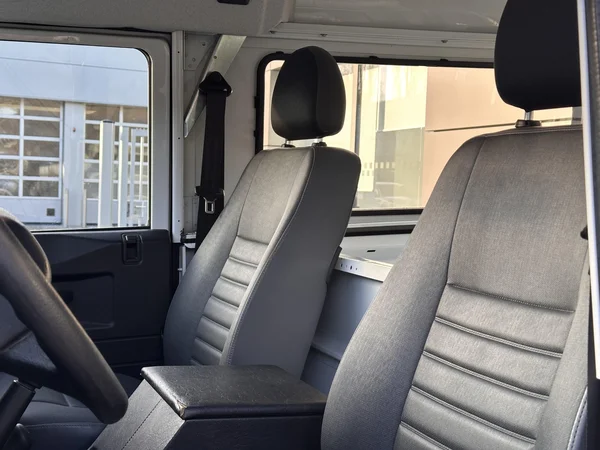 Land Rover Defender (2013) — foto 15 van 21