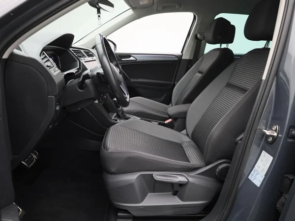 Volkswagen Tiguan (2022) — foto 2 van 36