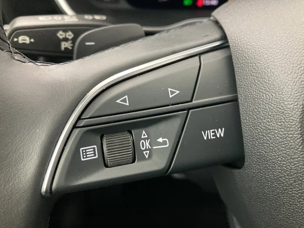 AUDI Q3 (2022) — foto 2 van 28