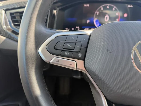 VOLKSWAGEN Polo (2023) — foto 6 van 32
