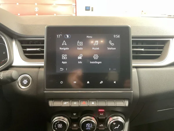 RENAULT Captur (2022) — foto 5 van 22