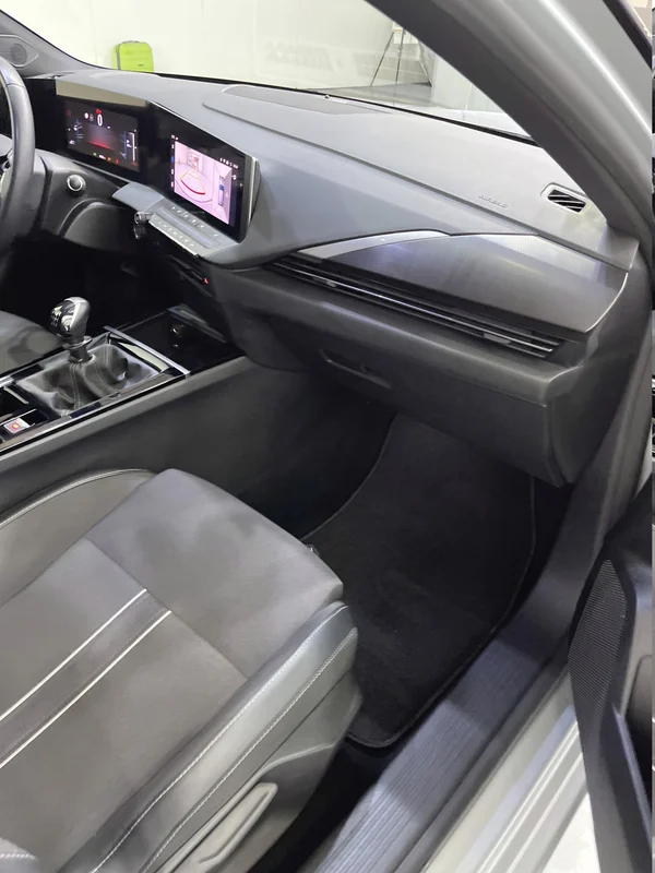 Opel Astra (2023) — foto 49 van 61