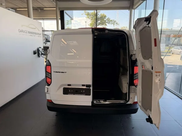 Ford Transit Custom (2025) — foto 18 van 20
