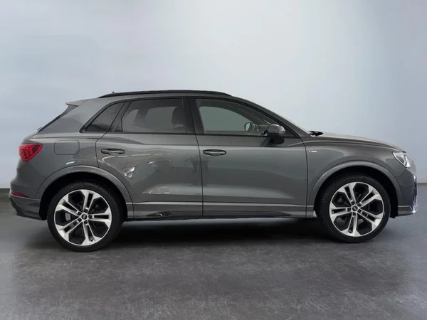 AUDI Q3 (2023) — foto 24 van 29