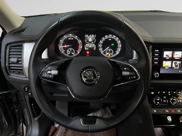 SKODA Kodiaq (2022) — foto 2 van 16