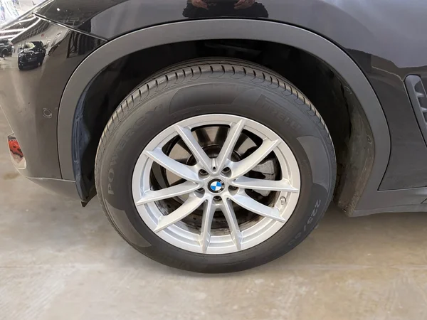 BMW X4 (2021) — foto 2 van 30