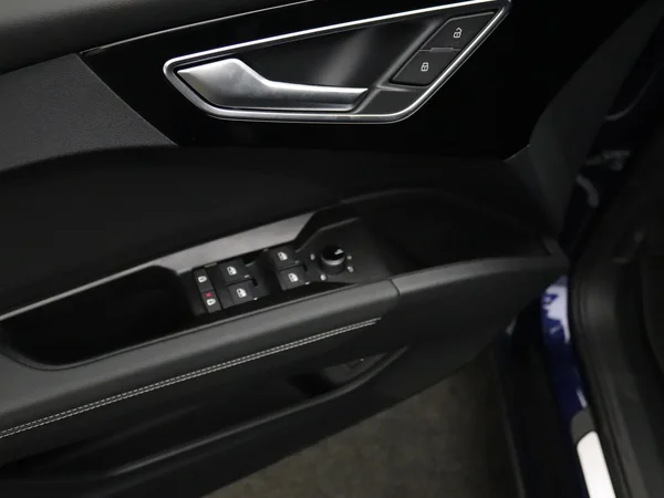 AUDI Q4 e-tron (2025) — foto 16 van 23