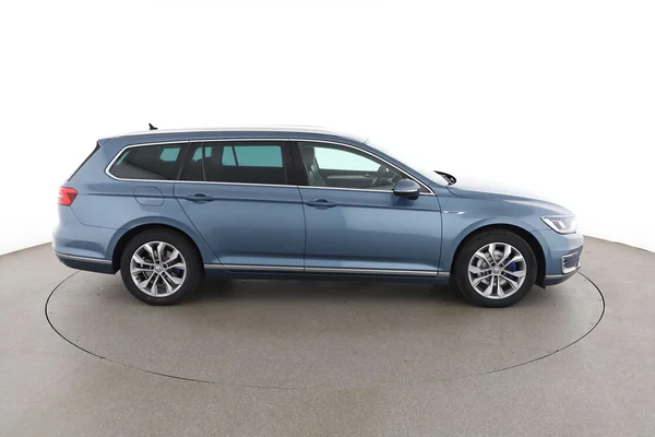 Volkswagen Passat (2017) — foto 13 van 16