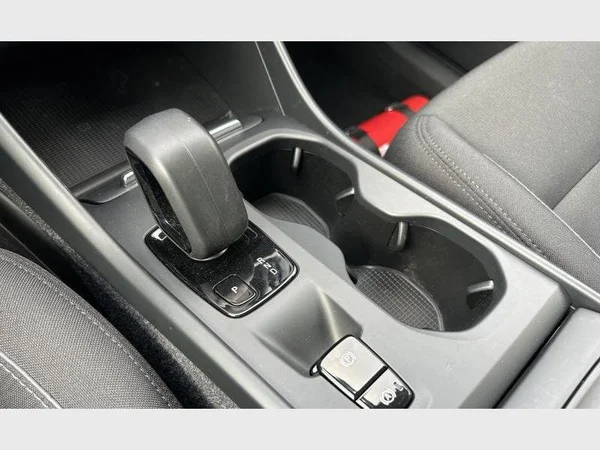 VOLVO XC40 (2022) — foto 10 van 28
