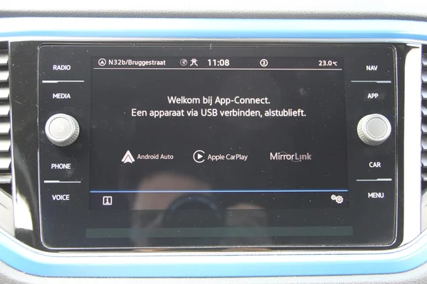 Volkswagen T-Roc (2021) — foto 17 van 39