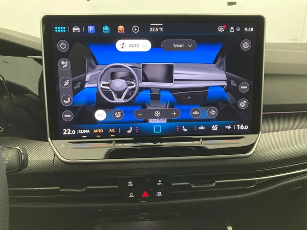 VOLKSWAGEN Golf VIII (2025) — foto 4 van 36
