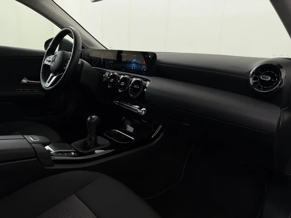 MERCEDES A 180 (2022) — foto 3 van 27