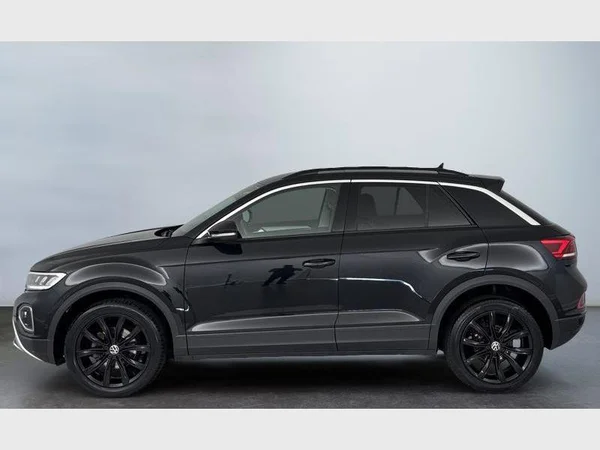 Volkswagen T-Roc (2023) — foto 18 van 23