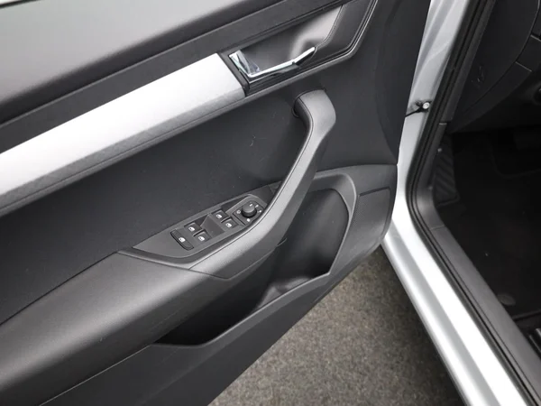 SKODA Karoq (2024) — foto 5 van 19
