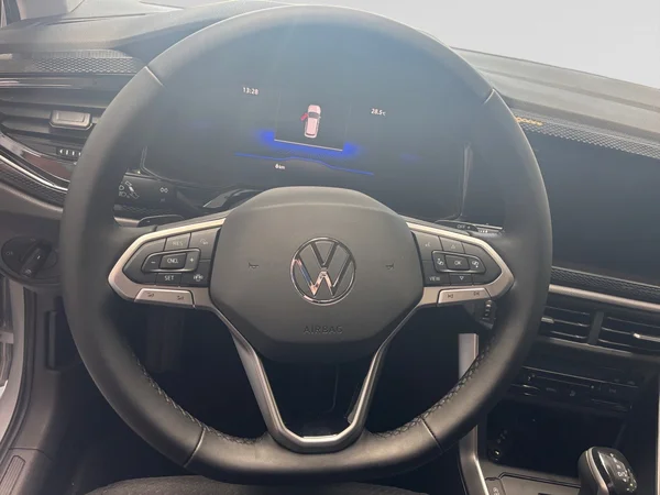 VOLKSWAGEN Polo (2026) — foto 2 van 11
