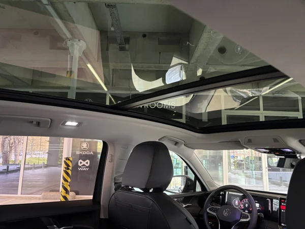 VOLKSWAGEN Tiguan (2026) — foto 2 van 24