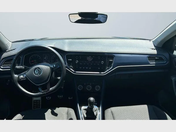 Volkswagen T-Roc (2021) — foto 4 van 29